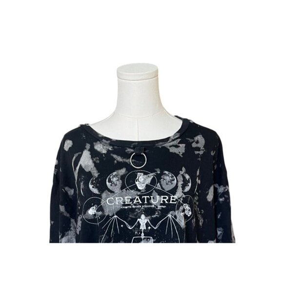 Hot Topic Womens Creature of The Night T-Shirt XL Tie-Dye Crop Y2K Goth Grunge - Picture 5 of 12